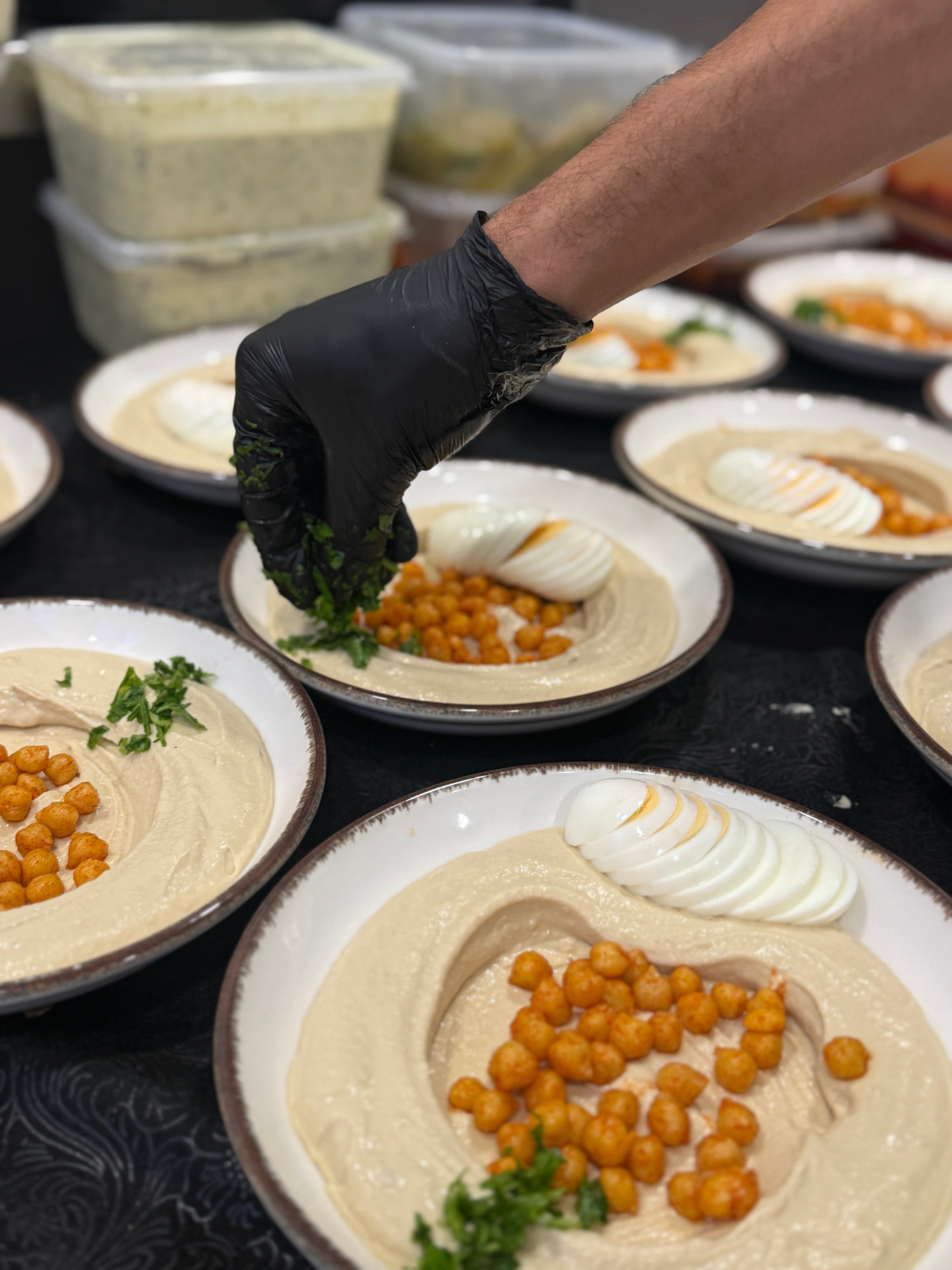חומוס ביתי בהגשה אישית